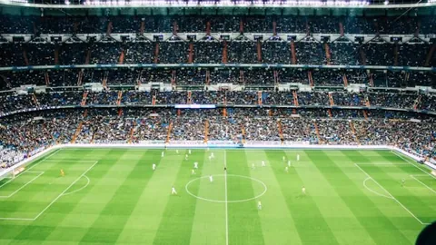 “曼联后防线告急！英超连续9轮失球，危机四伏何时休？”